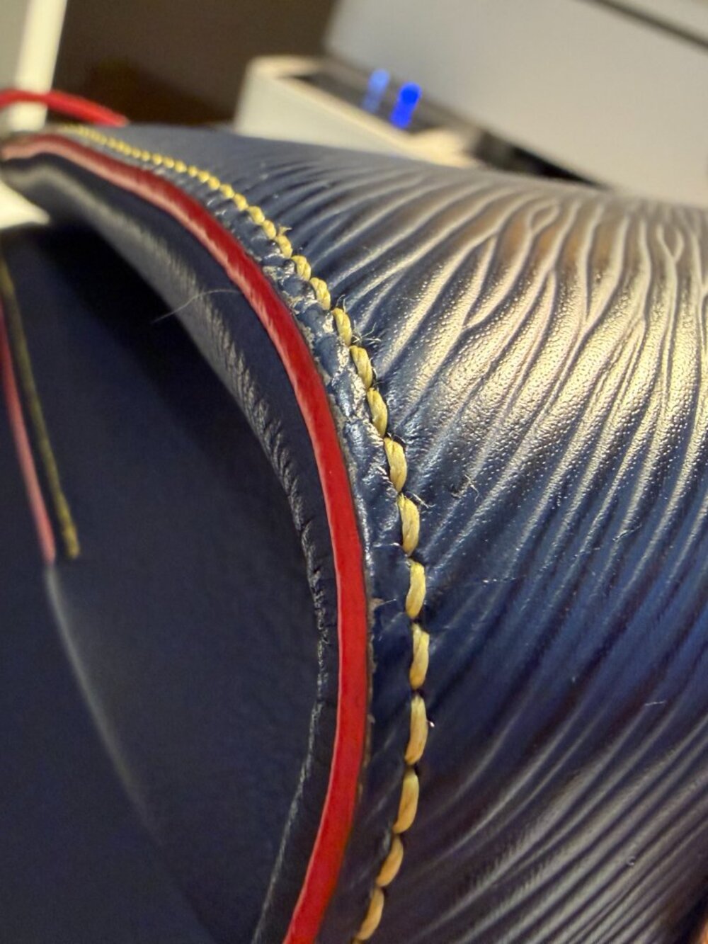 Louis Vuitton EPI Twist - Navy Blue and Red - Picture 9 of 11
